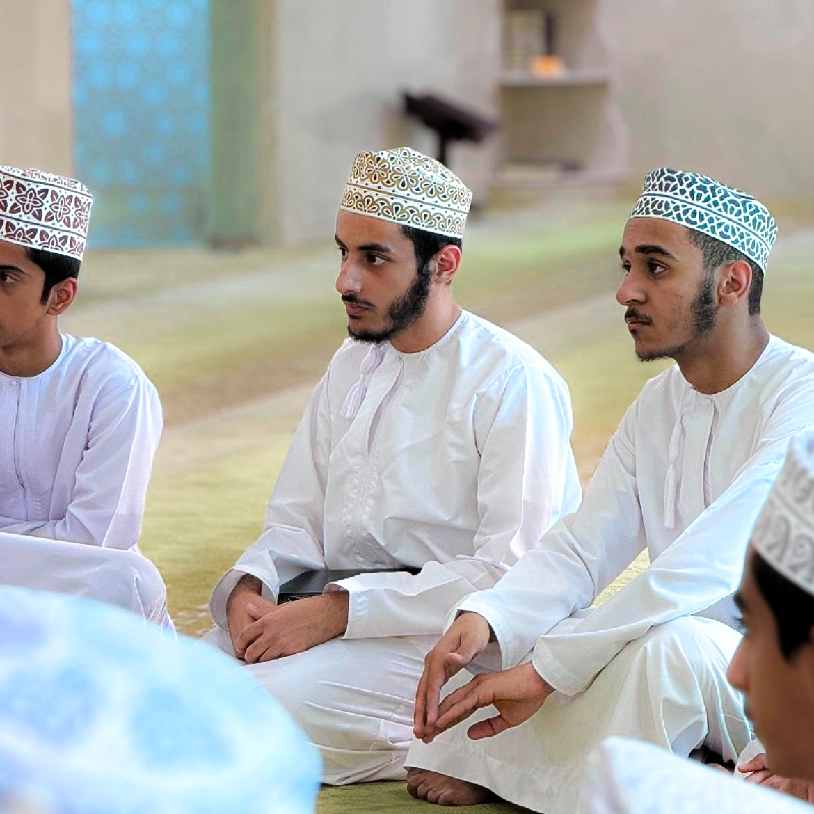 طلاب مدرسة ينقل